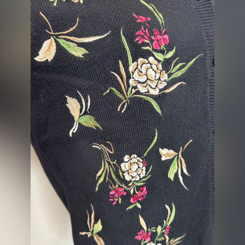    Alfred Dunner Floral Cardigan Small Black Embroidered Cottagecore - Picture 5 of 10
